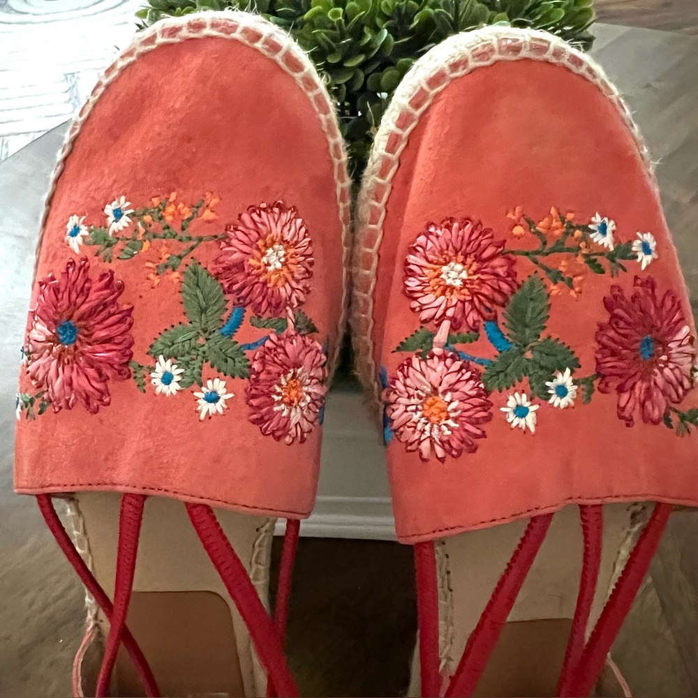 Kanna Elissa Floral Embroidered Coral Espadrille Wedge Sandals Size 9-9.5 (40) - Picture 2 of 15